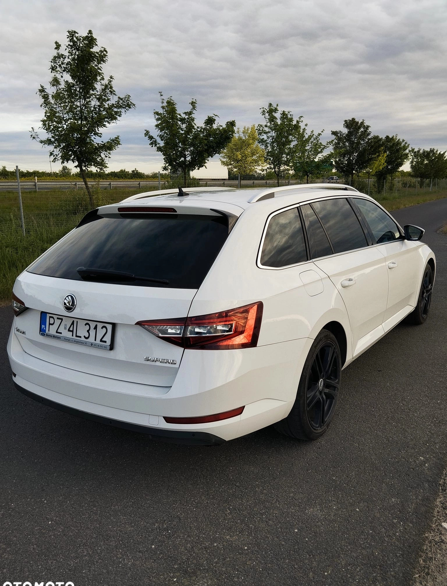 Skoda Superb cena 70900 przebieg: 189900, rok produkcji 2016 z Poznań małe 121